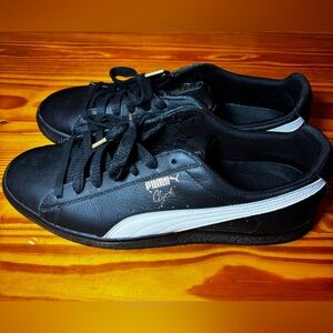 Men’s size 11 - Puma Clyde